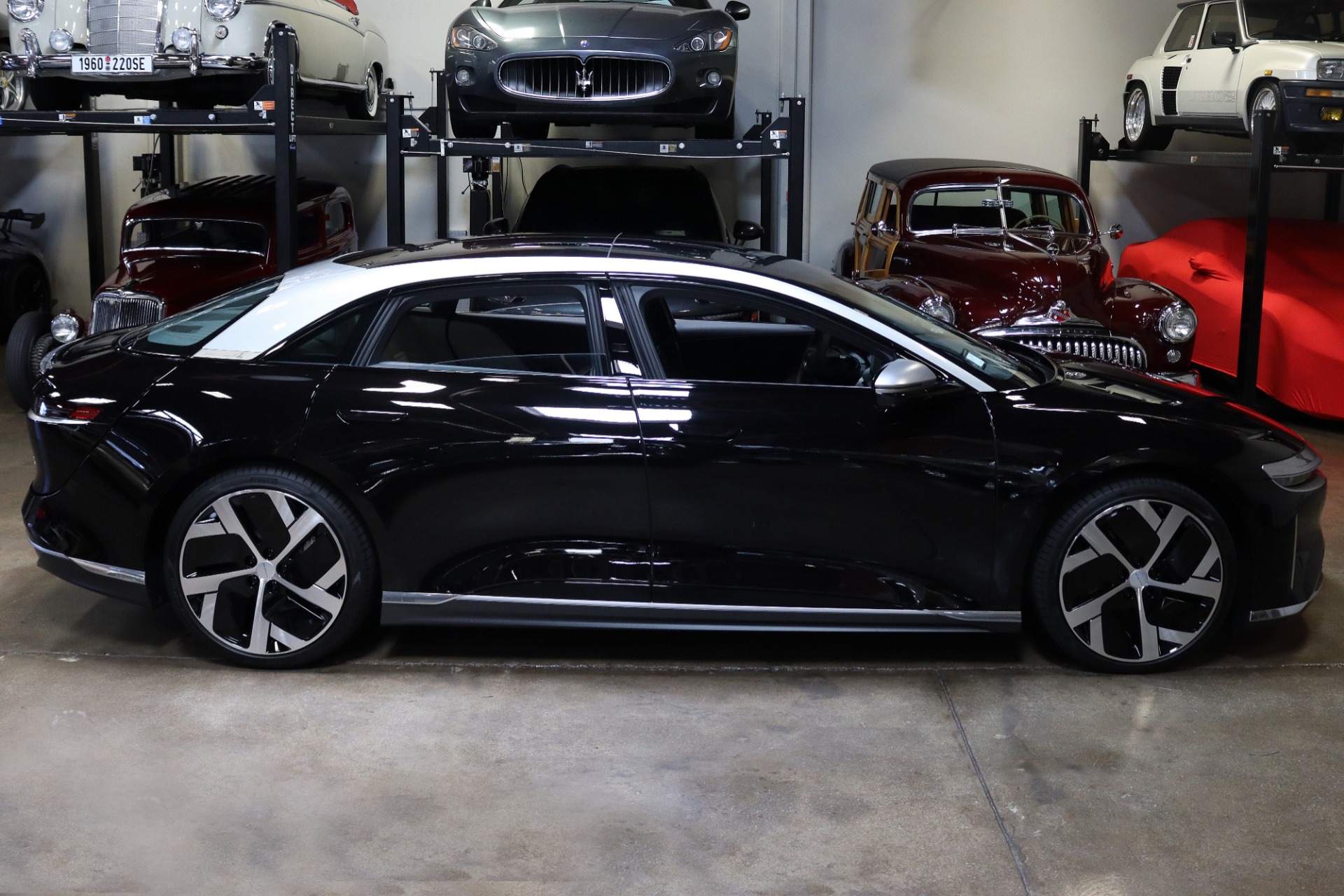 2022年制作 油彩『Last night’s dream』 Used-2022-Lucid-Air-Dream-