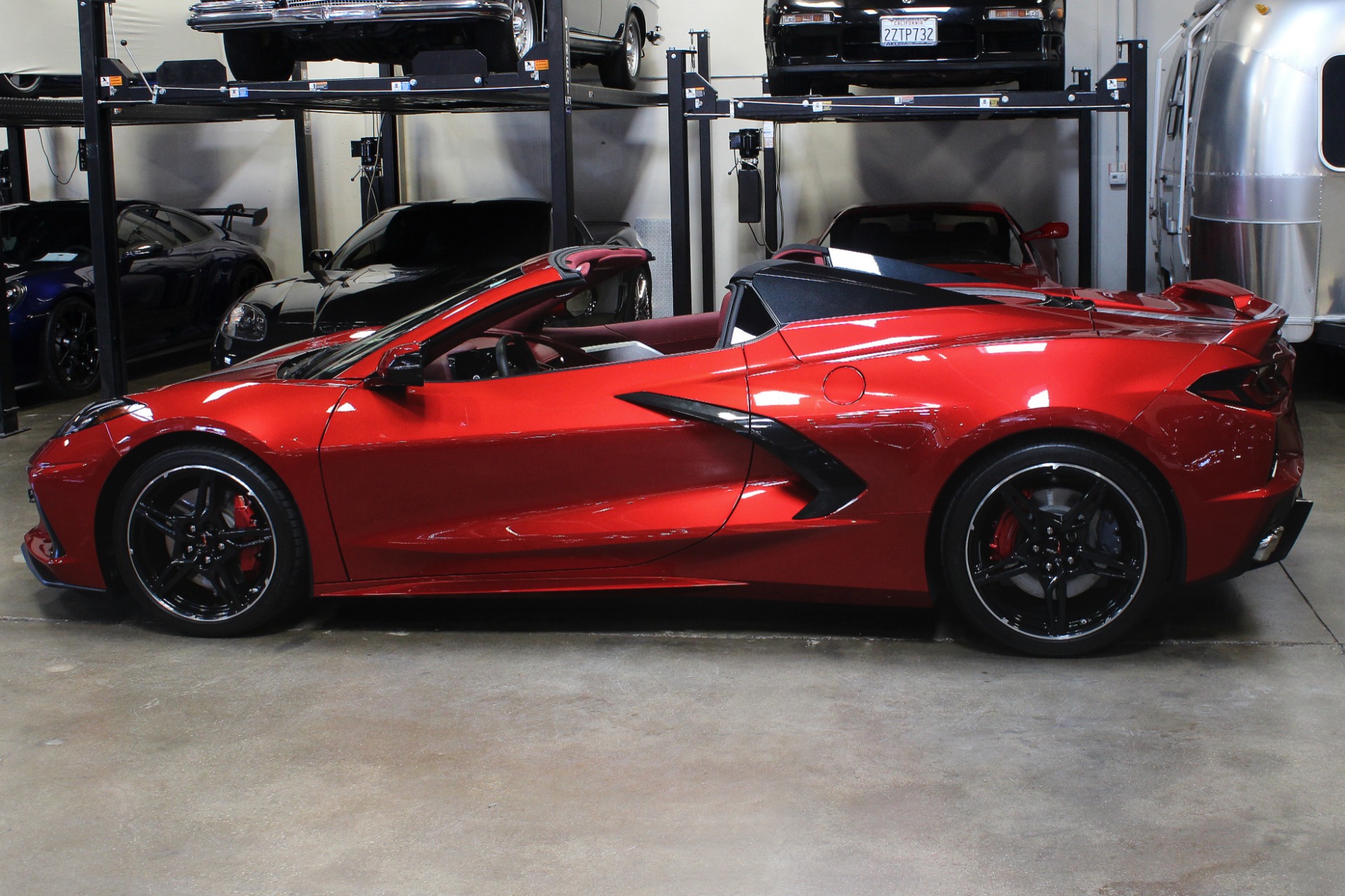 ブラック×メタリックレッド Used 2021 Chevrolet Corvette Stingray For Sale (Sold