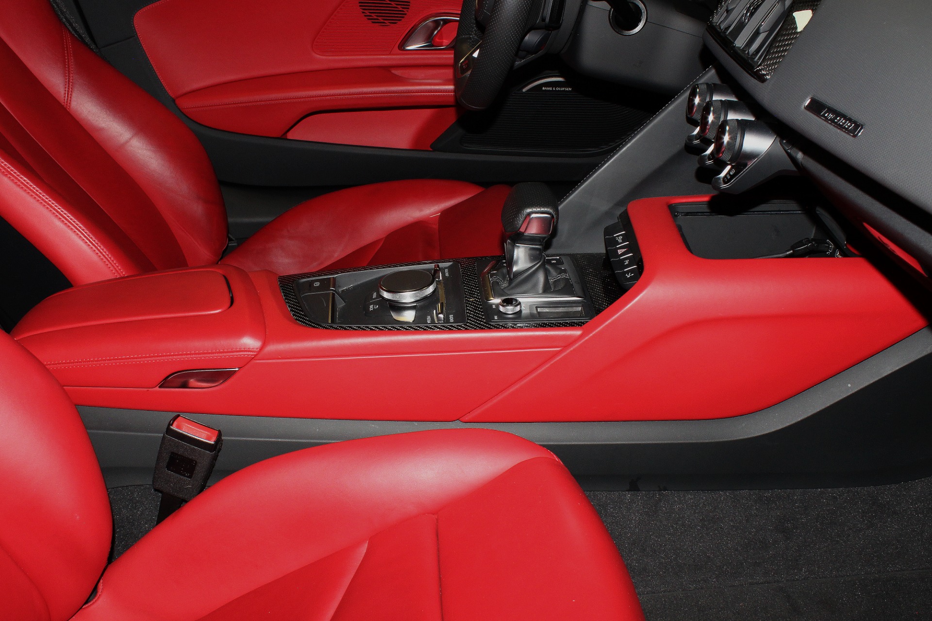 Audi R8 Red Seats
