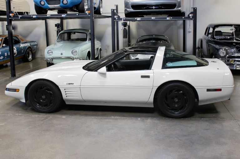 Used 1991 Chevrolet Corvette ZR1 for sale $38,995 at San Francisco Sports Cars in San Carlos CA 94070 4