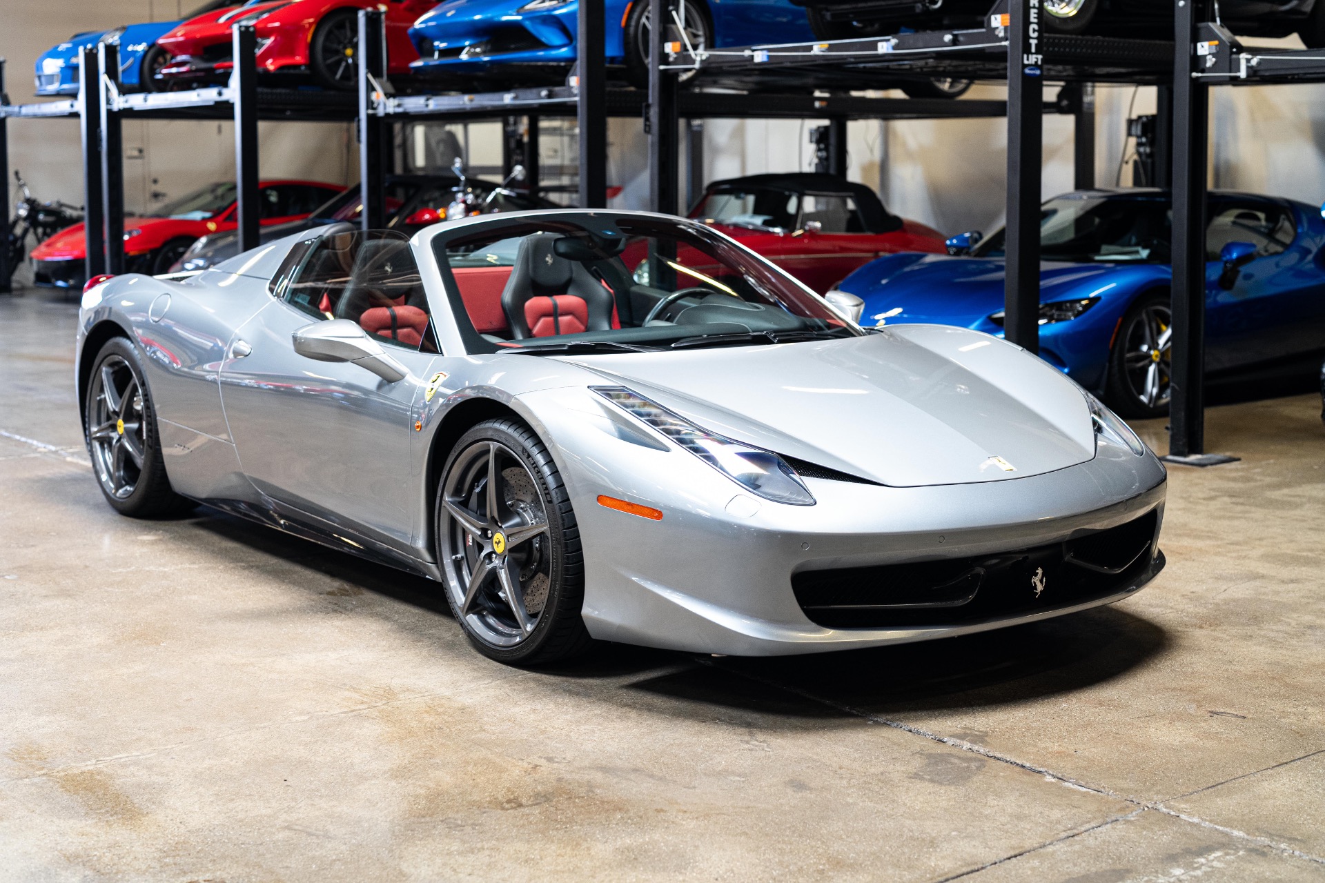 美品　洋書　FERRARI FERRARI THE LEGEND ON THE ROAD フェラーリ本