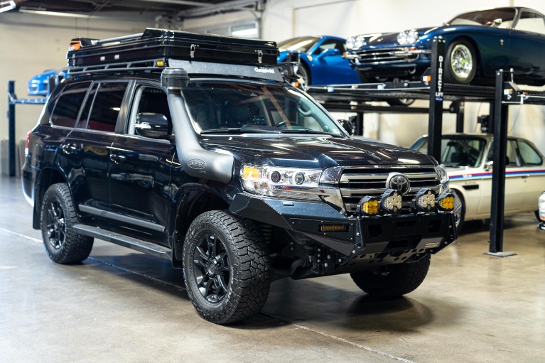2019 Toyota Land Cruiser Base