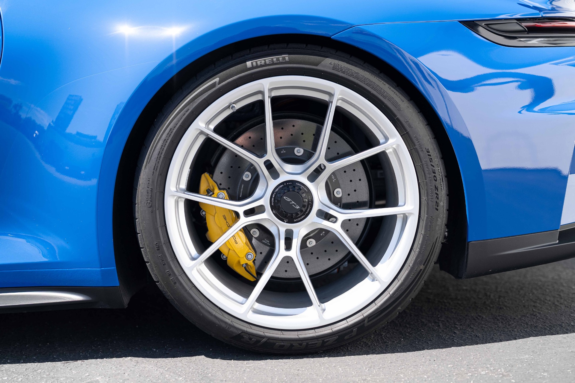 2025 Porsche 911 GT3 - Photo 37