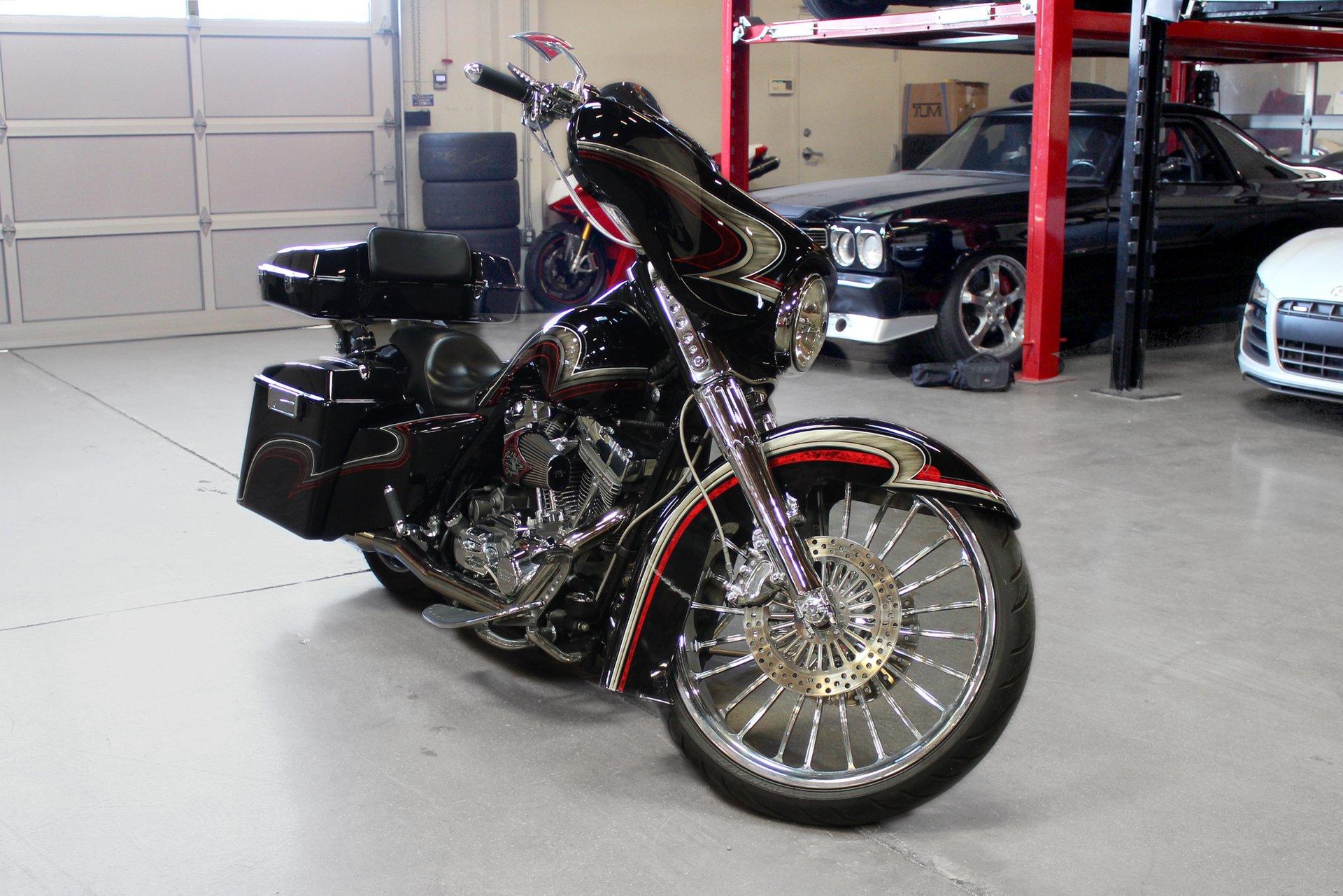 Used 2005 Harley Davidson Street Glide for sale Sold at San Francisco Sports Cars in San Carlos CA 94070 1